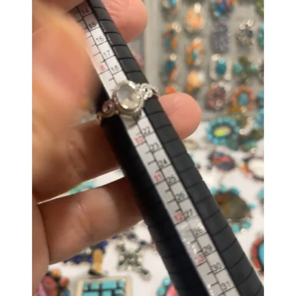 Elegant Silver Teardrop Moonstone Ring - Picture 4 of 4